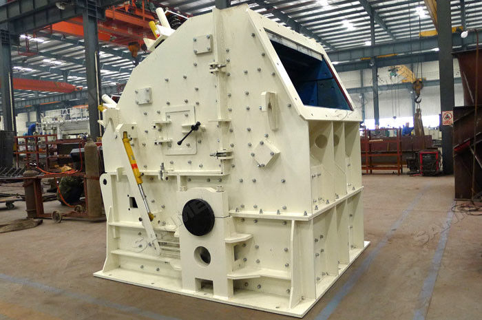 Metallurgy Impact Rock Crusher , Stone Crushing Machine Feeding Size 350mm-500mm