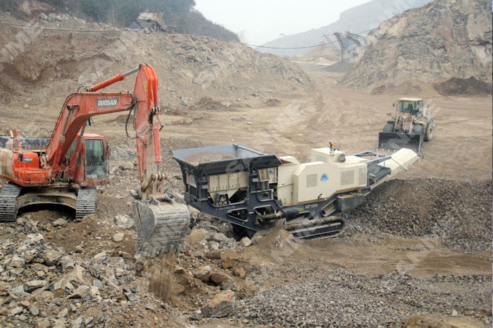 The Difference Between Tracked And Tire Type Mobile Crushers
