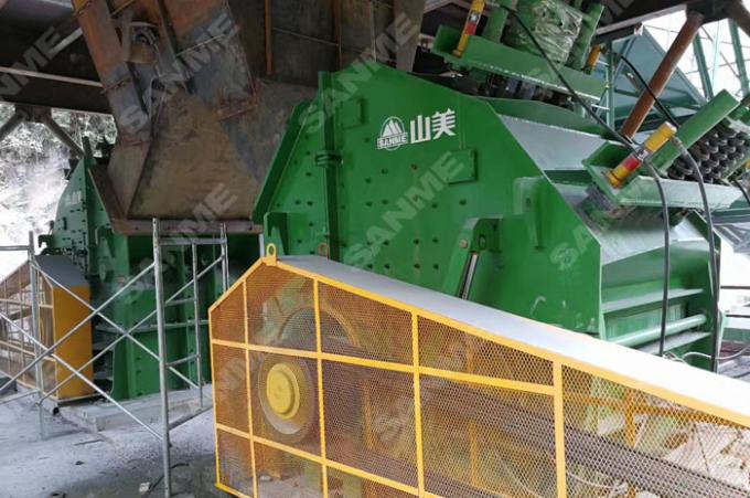 SMH250 SMH180 Mining Crushing Machine With Vibrating Screen 1