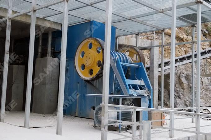 450kw 700t/H Feeding 2100mm Jaw Rock Crusher For Railroad 0