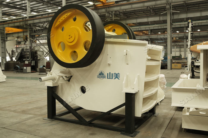 450kw 700t/H Feeding 2100mm Jaw Rock Crusher For Railroad