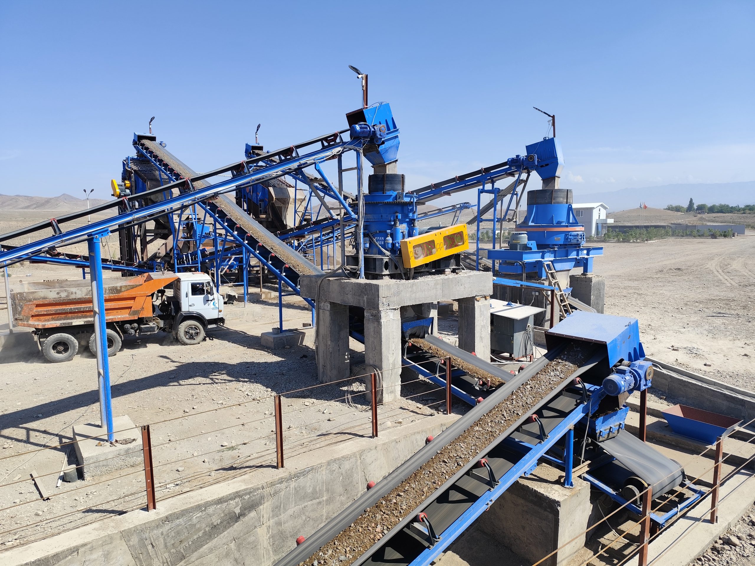 The role of vertical crusher in sand and gravel aggregates