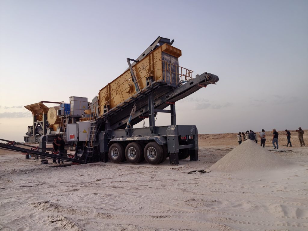 wheeled mobile crusher